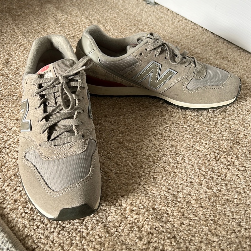 New Balance 696 Grey Sneakers